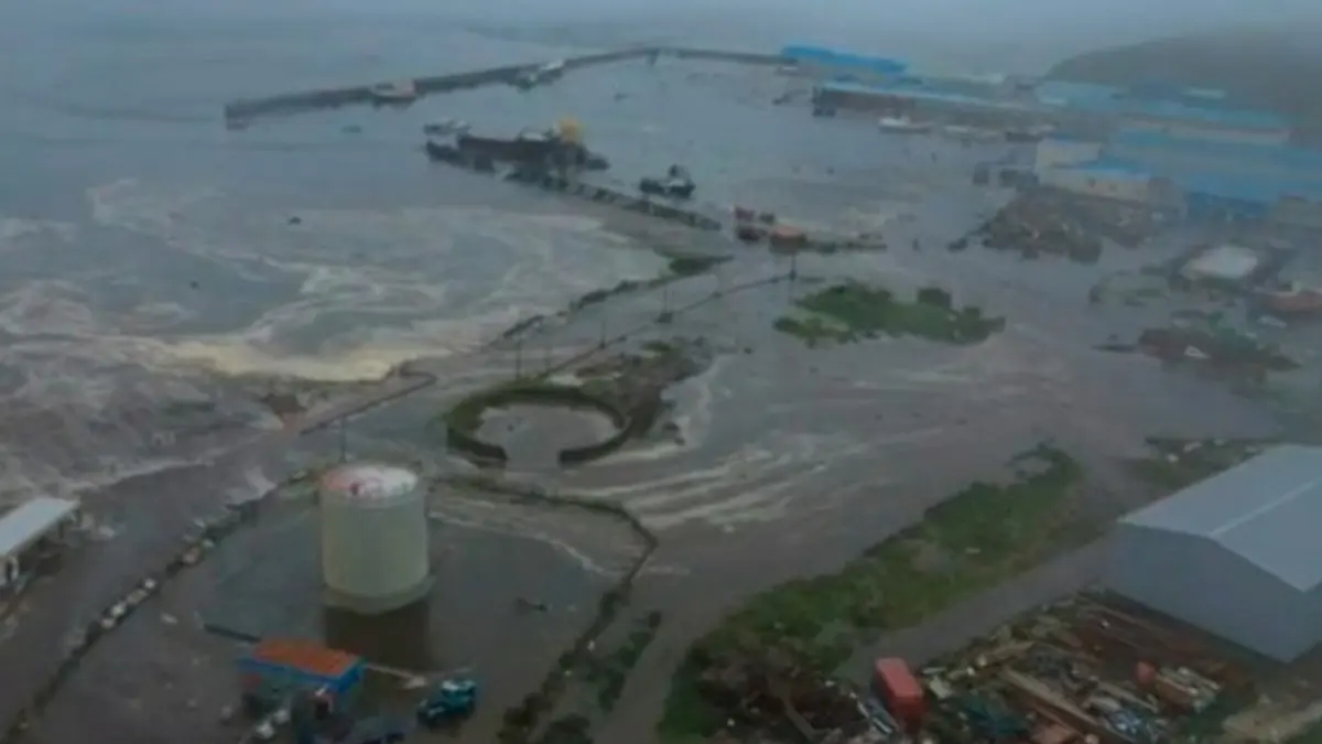 Earthquake Of Magnitude 6.7 Jolts Kuril Islands, Russia