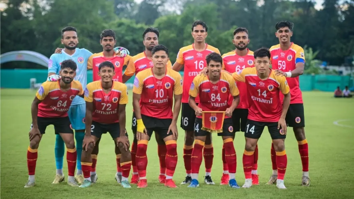 East Bengal players pose for a picture ahead of the Kolkata derby in the CFL 2025
