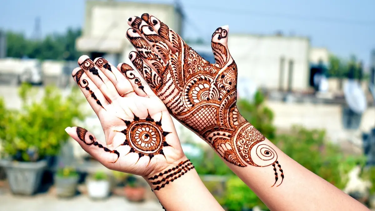 Hartalika Teej 2025 Mehndi Designs: हरतालिका तीज के लिए खास हैं Mehndi के ये Latest Designs hartalika teej 2025 easy and latest mehndi designs for hands mehendi ke aasan design