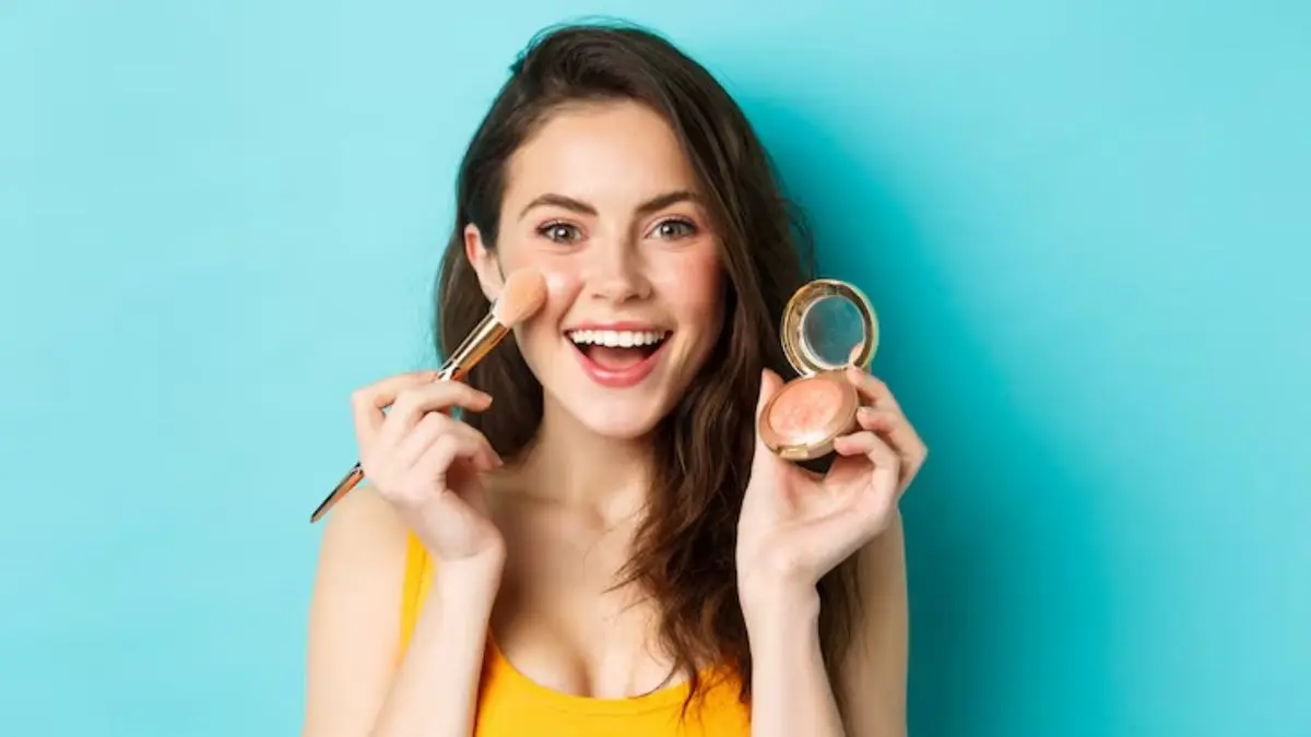 easy tips for long lasting makeup on face in sticky monsoon rainy weather