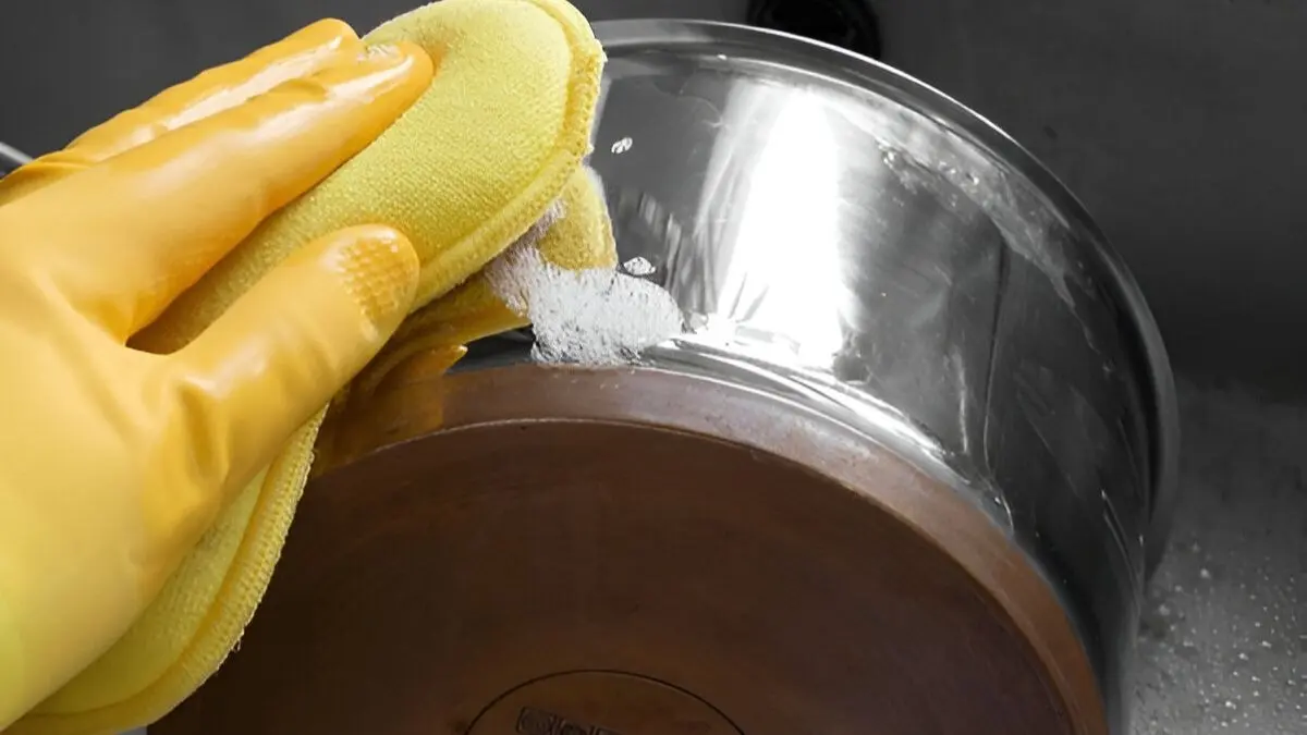 easy tips to make dull steel utensils look shiny using baking soda lemon and vinegar at home 