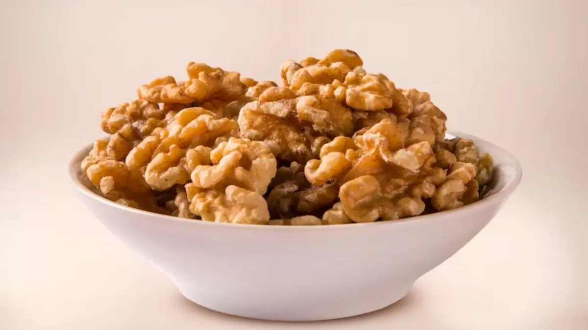 Eating soaked walnuts every day