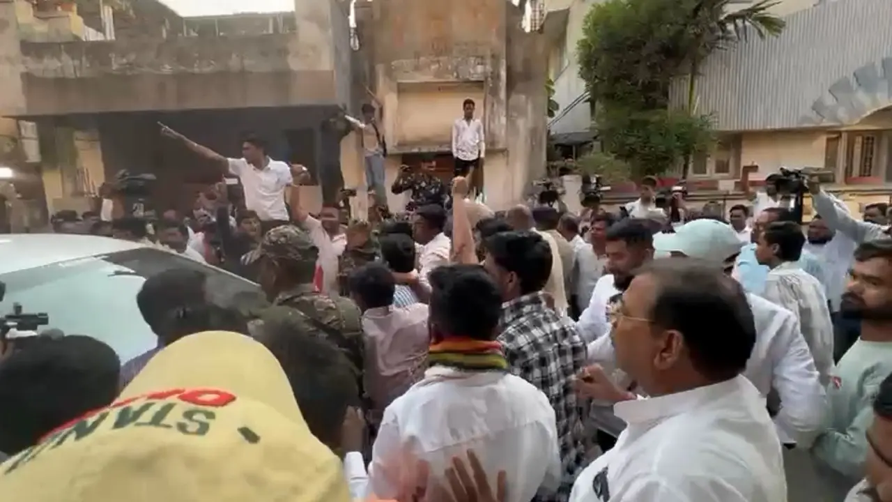 ed-raid-attacked-by-people