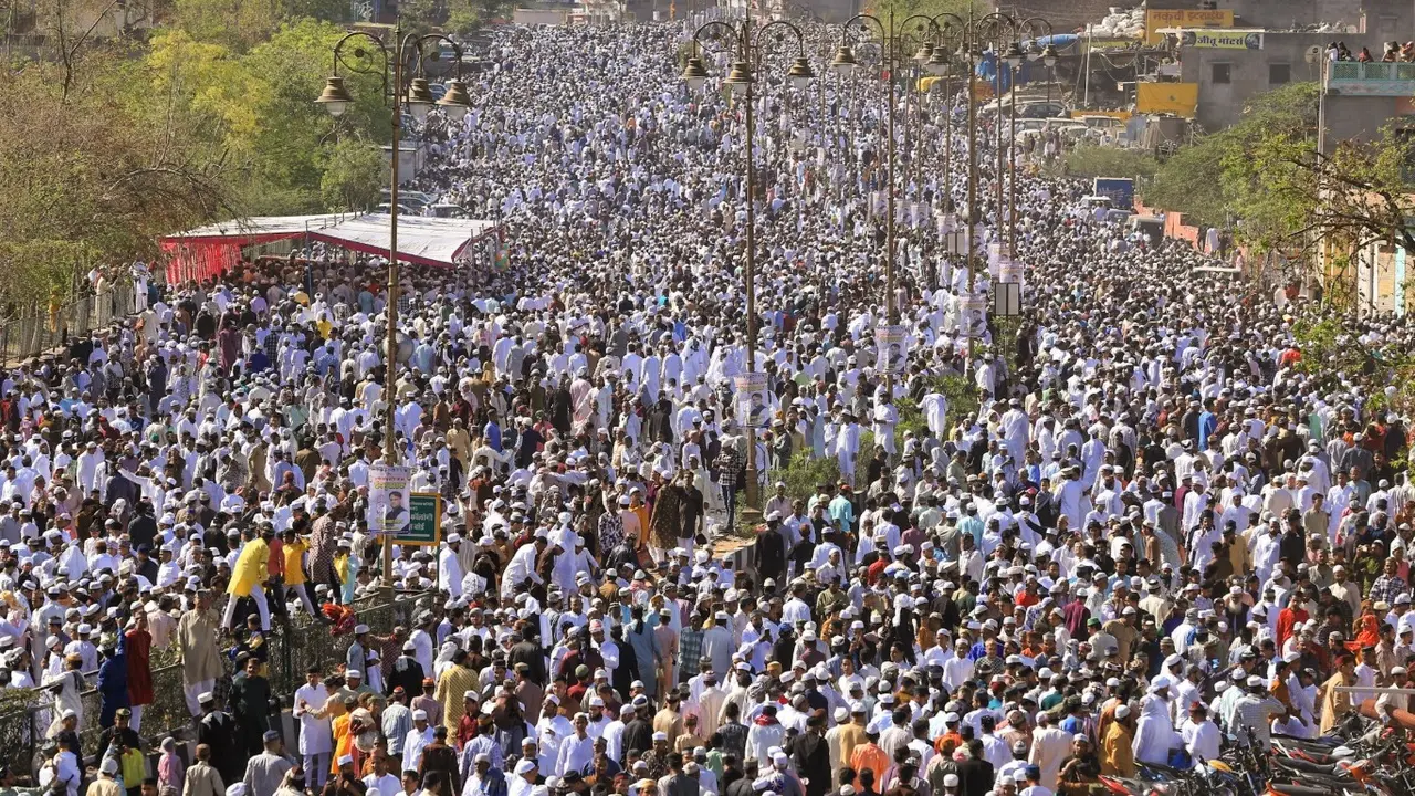 राजस्थान में पारंपरिक उत्साह से मनाई गई ईद Eid celebrated with traditional fervour in Rajasthan