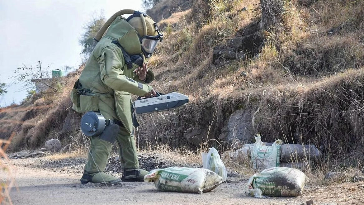 Ied Bomb Injuries Chhattisgarh Tragedy: Woman Seriously Injured in IED Blast by Maoists ...