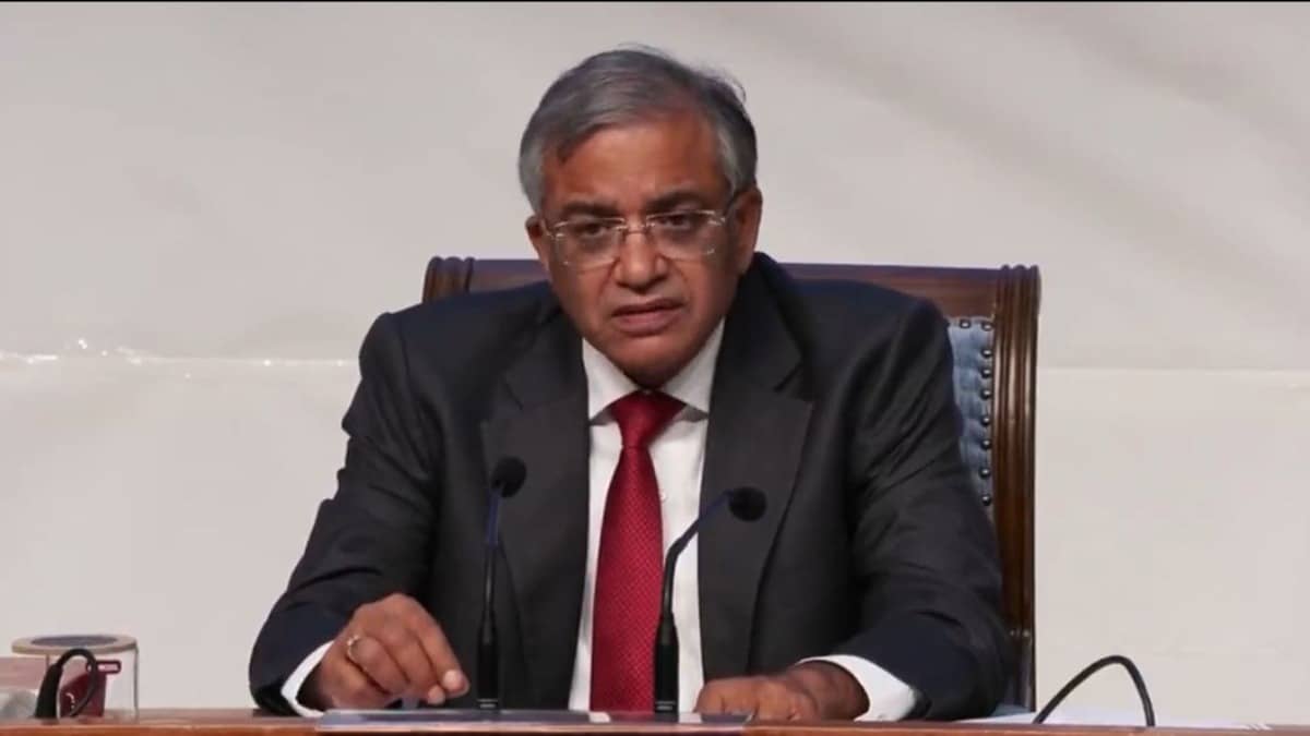 Opposition Submits Notice for Impeachment Motion Against CEC Gyanesh Kumar  – Can He Be Removed? What Do the Rules Say? | Republic World