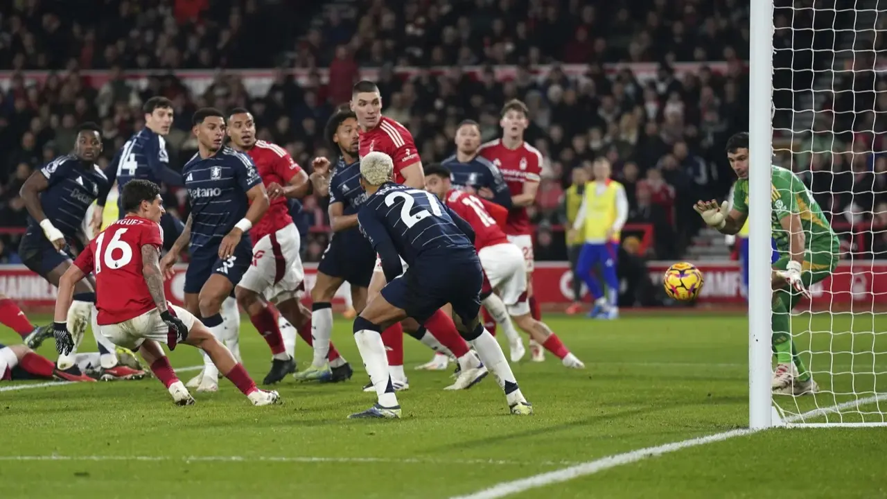 'Like A Magician': Emi Martinez Makes UNBELIEVABLE Save For Aston Villa Against Nottingham Forest Emi Martinez