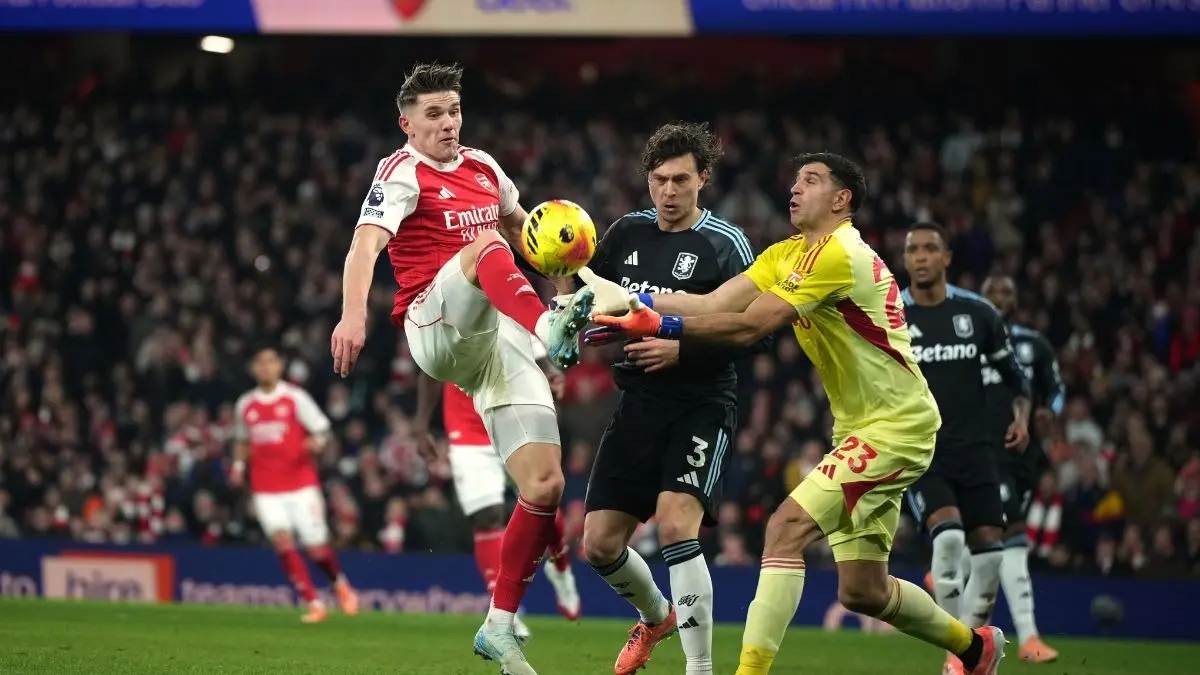 Emi Martinez against Arsenal