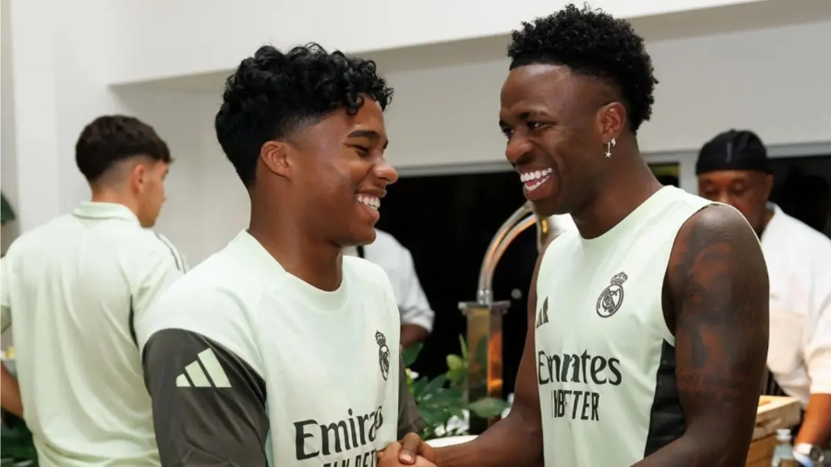 Endrick meets Vinicius Junior in the Real Madrid dressing room ahead of FIFA CWC 2025 knockout stage clash