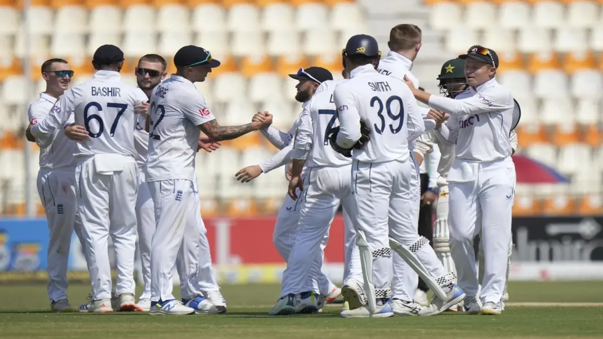 England players celebrate a wicket