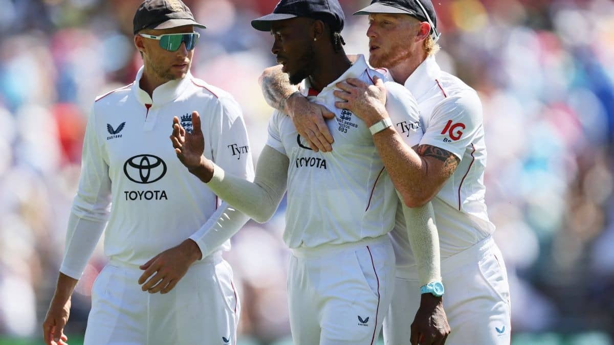 England's Jofra Archer, Ben Stokes, and Joe Root