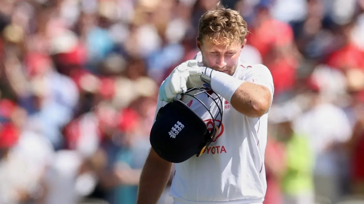 England star Joe Root celebrates after scoring a century at Lord's against India