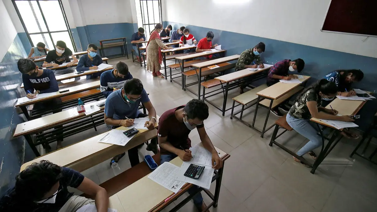 Jharkhand Candidates Allege Malpractice in JGGLCCE, Stage Protest Near JSSC Office