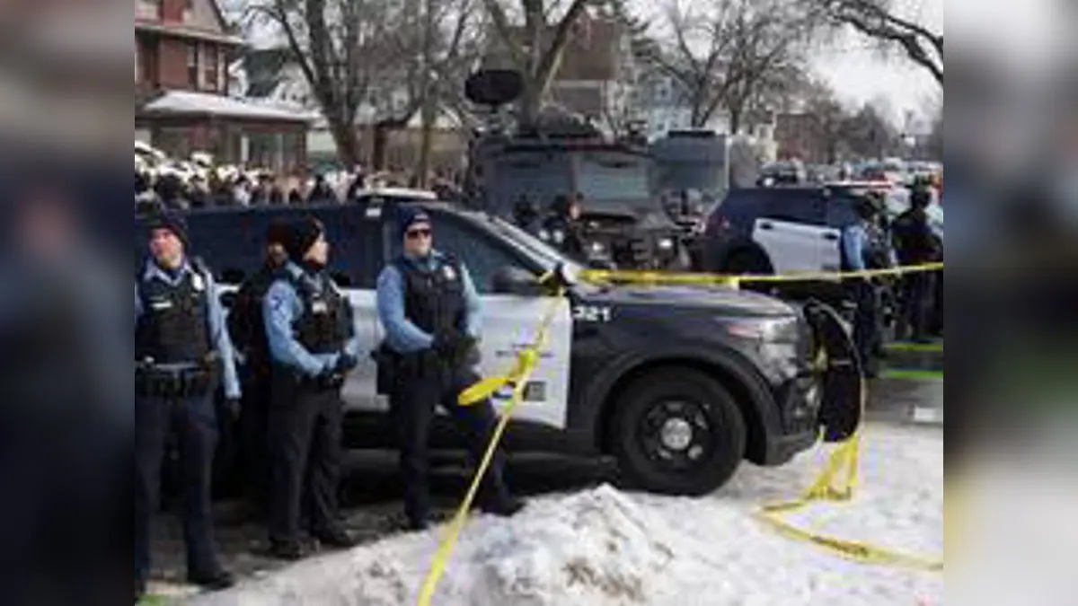 Exiled Iranian Crown Prince Reza Pahlavi Lauds Protests in Country, Calls to 'Take Over Streets'