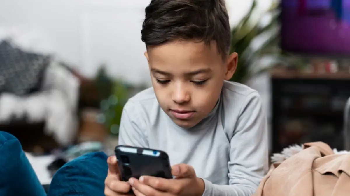expert tips on How to reduce the increasing screen time of children