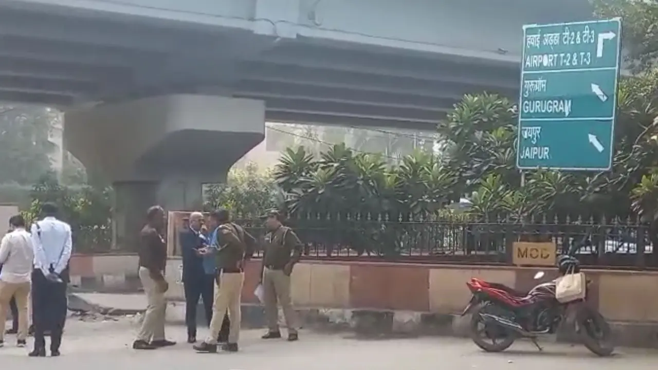 Explosion near radisson hotel mahipalpur