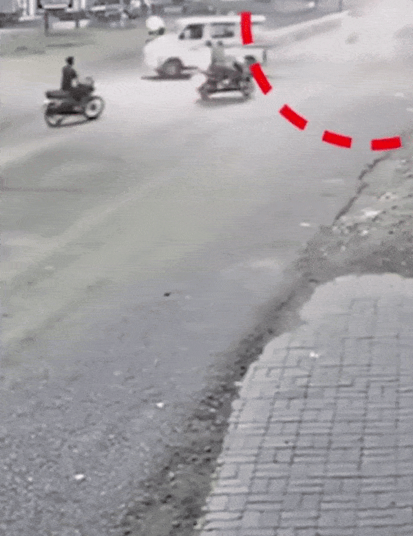 Gujarat Highway Horror: High-Impact Bike Crash Leaves 2 Critically