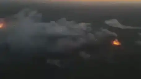Russian forces bombing Ukrainian town of Vuhledar