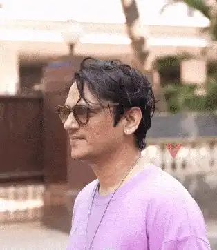 Vijay Varma-Tamannaah Bhatia Prove 'Holi Ke Din Sab Mil Jaate Hain', As They Reunite At Raveend Tandon's Party After Breakup Vijay Varma and Tamannaah Bhatia spotted days after breakup