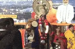 Man Dressed Up As Lord Hanuman Becomes Center Of Attraction At Mahakumbh Man Dressed Up As Lord Hanuman Becomes Center Of Attraction At Mahakumbh