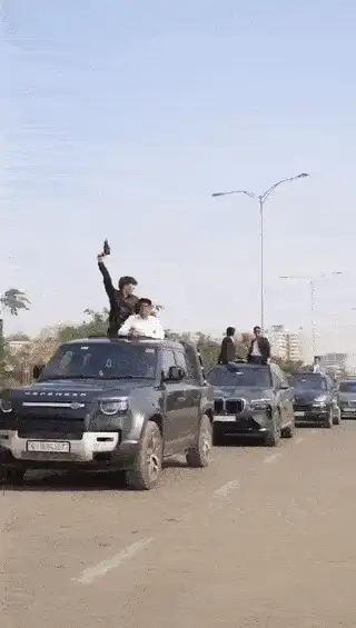 WATCH | Class 12 Students Arrive In 35 Luxury Cars For School Farewell In Surat, Perform Stunts Class 12 students arrive in 35 luxury cars for school farewell in Surat, Perform Stunts