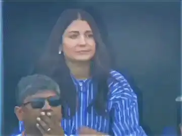 Glenn Phillips Viral Catch Dismissing Virat Kohli Stumps Anushka Sharma, Actress Says 'Bhaisahab Kya...' Anushka Sharma reacts to Glenn Phillips catch