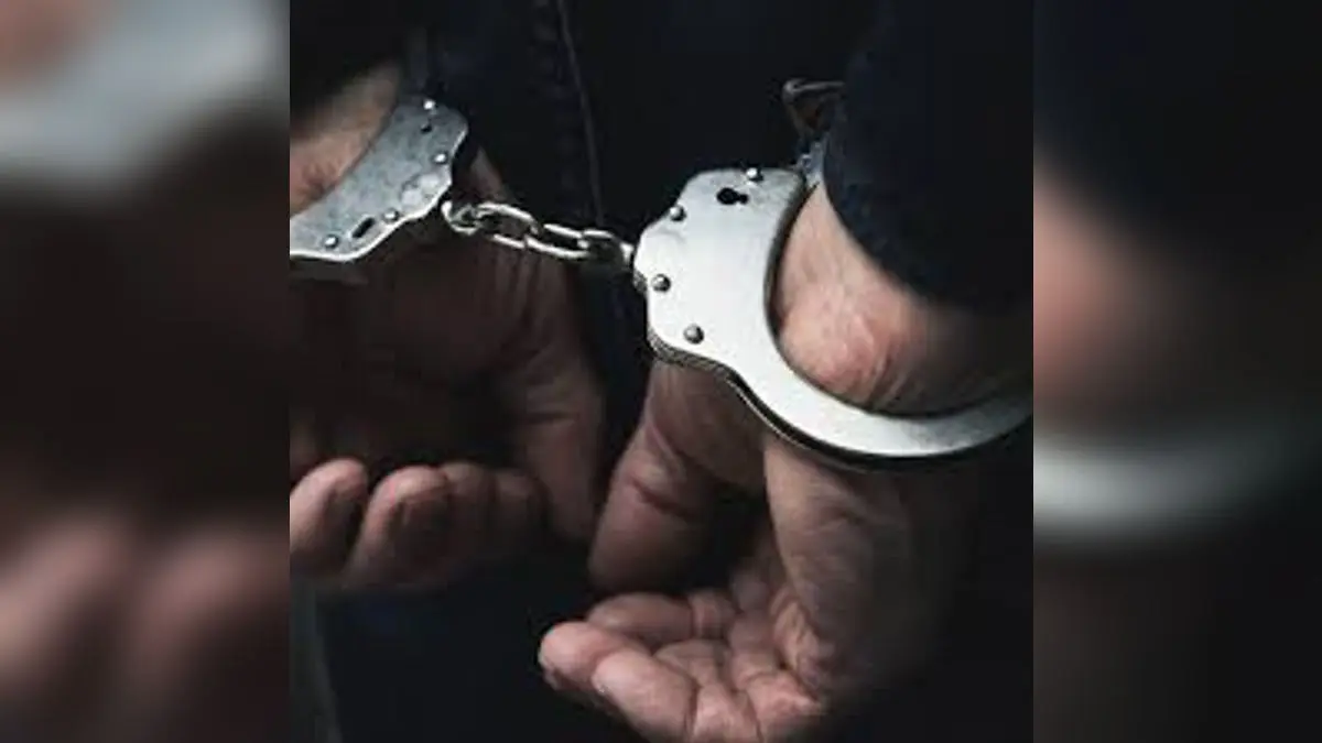 Family Assaulted Over Saffron Flag Social Media Status In Karnataka's Yadgir, 7 Arrested Family Assaulted Over Saffron Flag Social Media Status In Karnataka's Yadgir, 7 Arrested