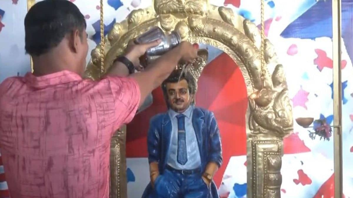 Fan Holding Special Puja At Rajini Temple