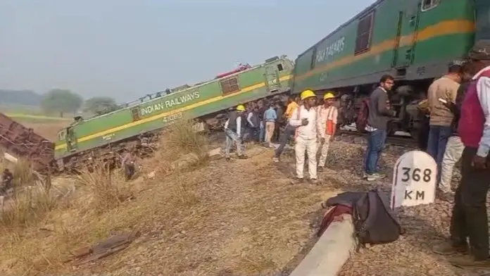 Train Accident: फतेहपुर में कोयले से लदी दो माल गाड़ियों की भीषण टक्कर, बोगी-इंजन दोनों बेपटरी Fatehpur Train Accident