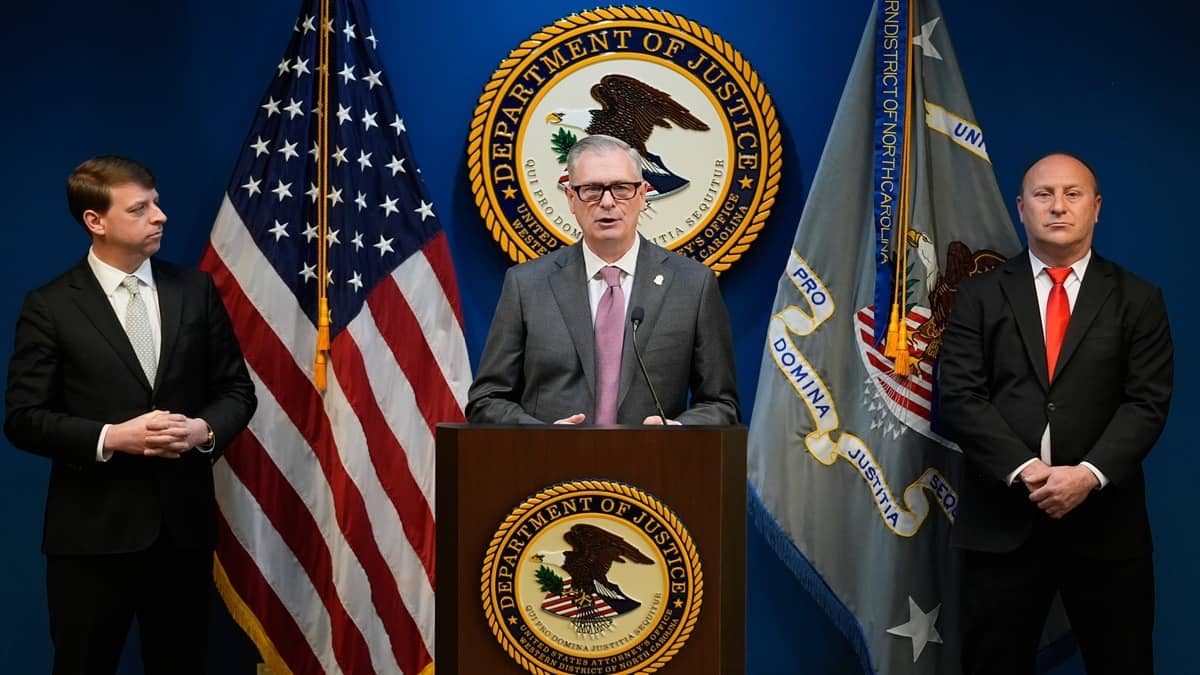 FBI Foils Major Terror Attack Planned For New Year's Eve, Arrests IS Affiliated Youth