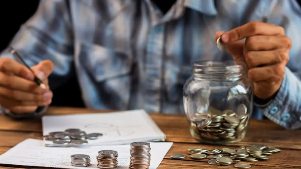 FD interest rates likely to witness a downswing after repo rate were slashed by RBI on June 5, 2025.