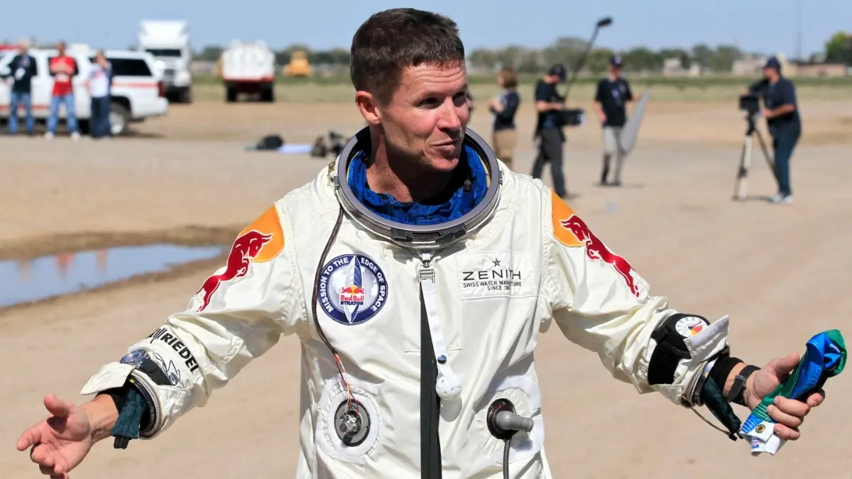 Felix Baumgartner, Daredevil Who Jumped From The Stratosphere, Dies In Paragliding Accident At Age 56 Felix Baumgartner after successfully jumping from a space capsule lifted by a helium balloon in Roswell in 2012