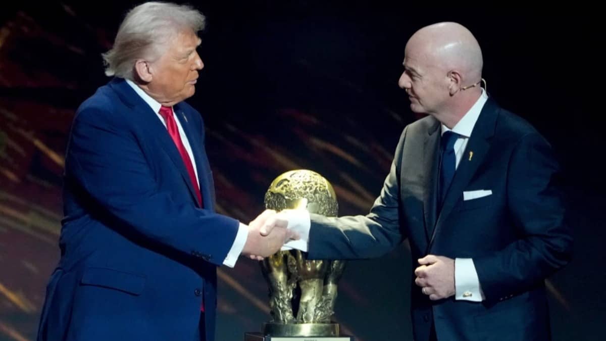 FIFA President Gianni Infantino ands US President Donald Trump
