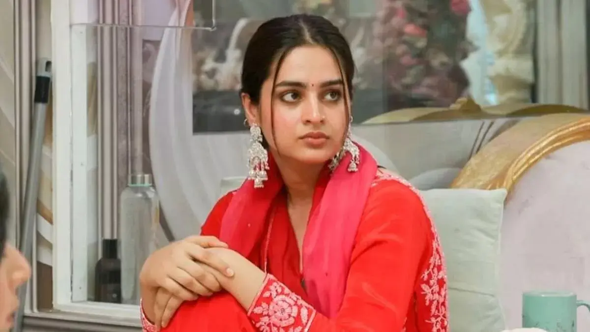 Bigg Boss 17 Fame Ayesha Khan Faints On Sets Of Kapil Sharma's Kis Kisko Pyaar Karoon 2 In Bhopal, Team Rushes To Rescue File photo of Ayesha Khan