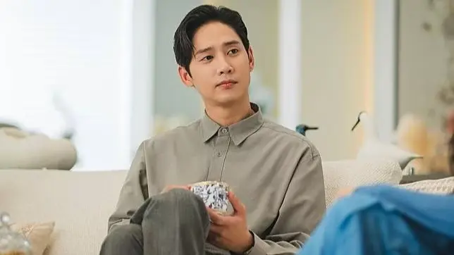 Squid Game 2 Actor Park Sung Hoon Replaced In The Tyrant's Chef After Controversy For Posting Explicit Parody Clip File photo of Park Sung Hoon