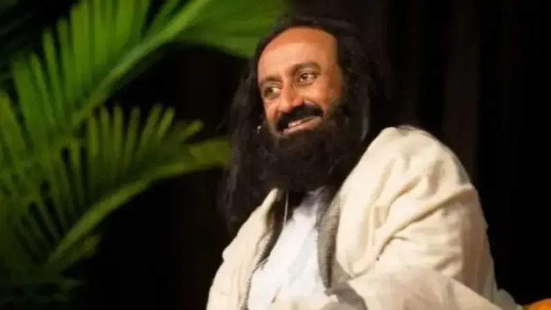 Filmmakers Should Give Hope To Live, Make Life A Celebration: Sri Sri Ravi Shankar Filmmakers Should Give Hope To Live, Make Life A Celebration: Sri Sri Ravi Shankar