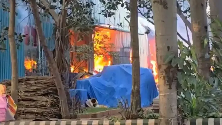 BREAKING: Massive Fire Breaks Out at Textile Factory In Bengaluru, Dousing Operation Underway Fire breaks out at textile factory in Bommasandra