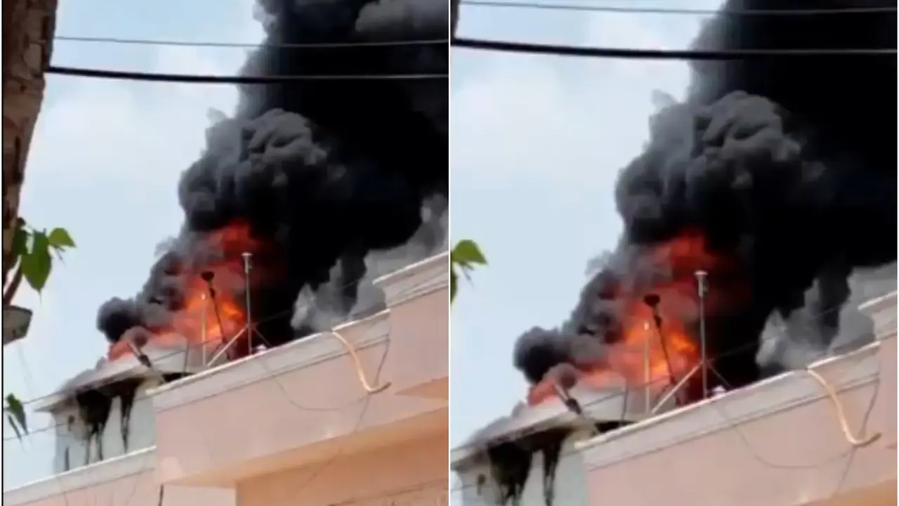 VIDEO: Fire Breaks Out Near Mahakaleshwar Temple in Ujjain; Firefighting Underway Fire Breaks Out At Ujjain's Mahakaleshwar Temple