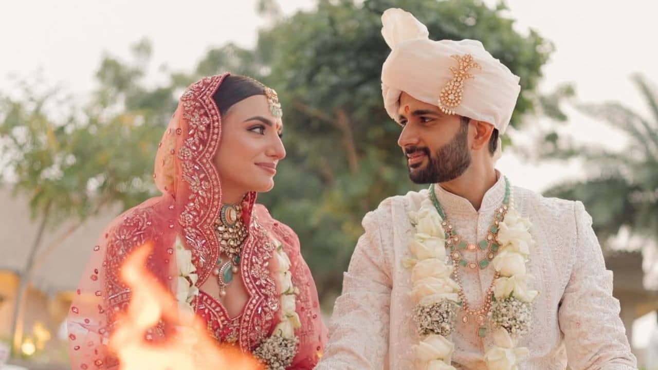 First Photos: Singer Prakriti Kakar Ties The Knot With Longtime Boyfriend Vinay Anand In Dreamy Fort Barwara Wedding