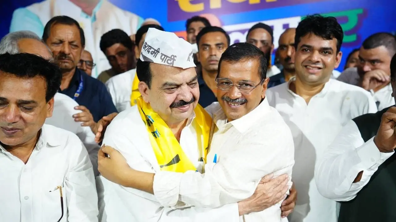 five-time MLA from Seelampur Mateen Ahmed joined Aam Aadmi Party
