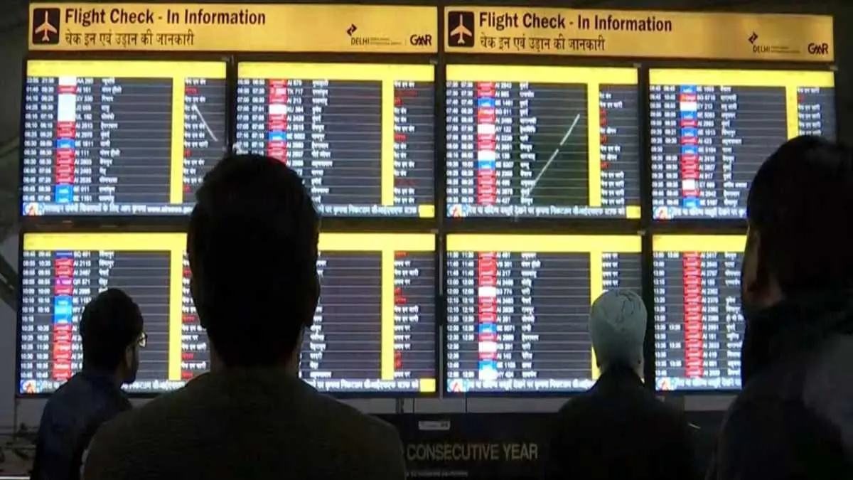 Dense Fog Engulfs Delhi, Flight Disruptions Expected As Visibility Drops