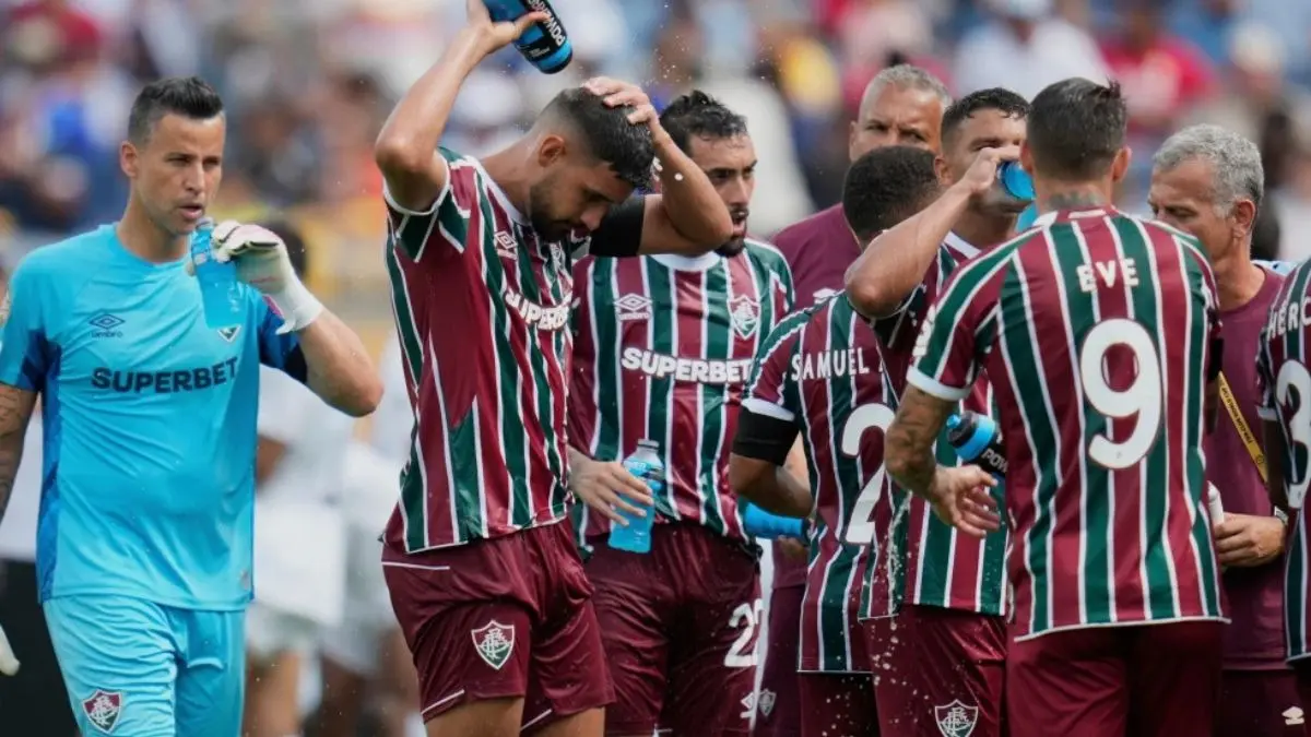 World Cup To Include 3-Minute Hydration Breaks In Each Half Of All Games, Not Only In Hot Weather Fluminense players cooling up during a water break at the Club World Cup quarterfinal