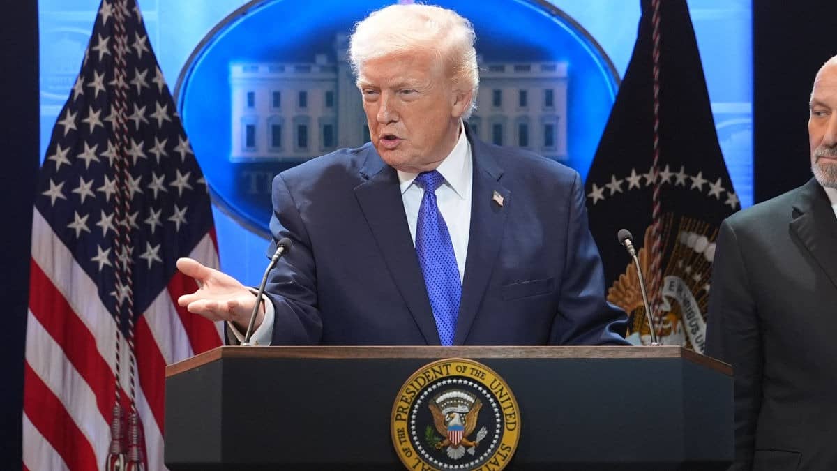 'Fools And Lapdogs': Trump Targets Justices After Tariffs Ruling, Calls Verdict 'Deeply Disappointing'