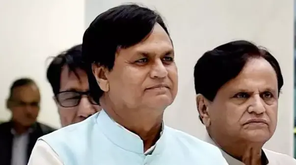 former mp ali anwar ansari and bhagirath son of dashrath manjhi join congress