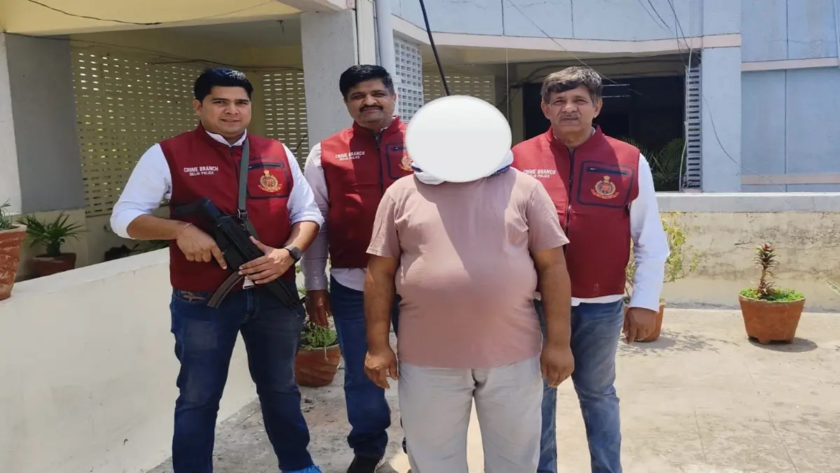 Former PM's Student Turns Fraudster: 77-Year-Old Fake Colonel Held For Cheating In Patiala Former PM's Student Turns Fraudster: 77-Year-Old Fake Colonel Held For Cheating In Patiala