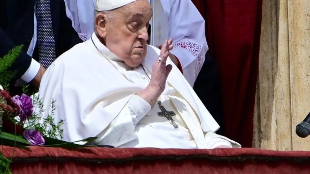 Frail Pope Delivers Easter Message from Balcony, Calls for Peace in Ukraine and Gaza | WATCH Frail Pope Delivers Easter Message from Balcony, Calls for Peace in Ukraine and Gaza | WATCH