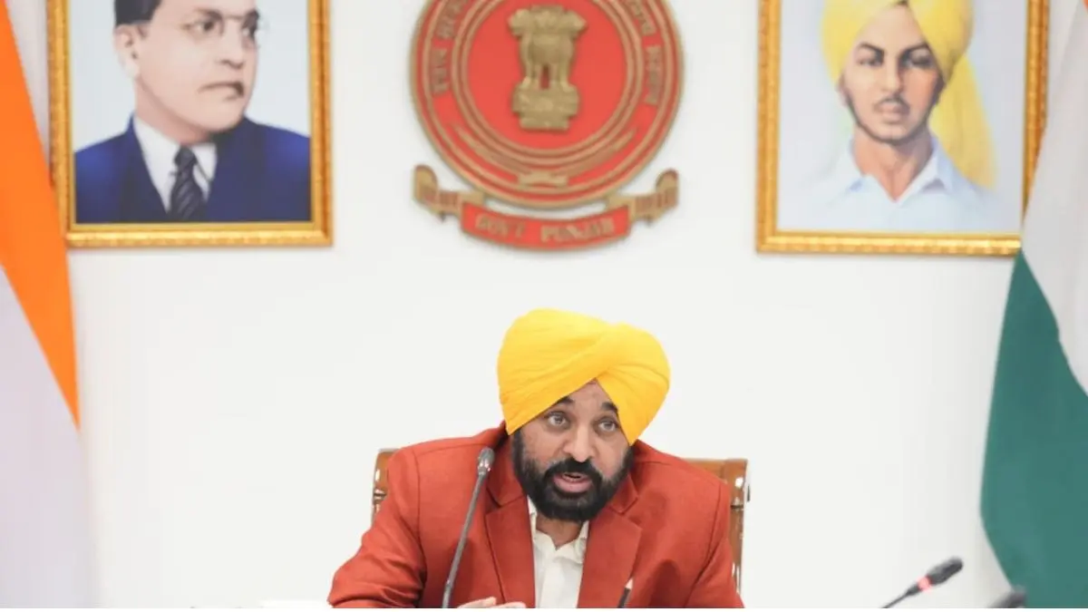 'गैंगस्टरां ते वार': ऑपरेशन प्रहार के पहले दिन विदेश-आधारित गैंगस्टरों के 1300 से अधिक सहयोगी हिरासत में लिए gangsters te war over 1300 associates of foreign based gangsters detained first day of operation prahar