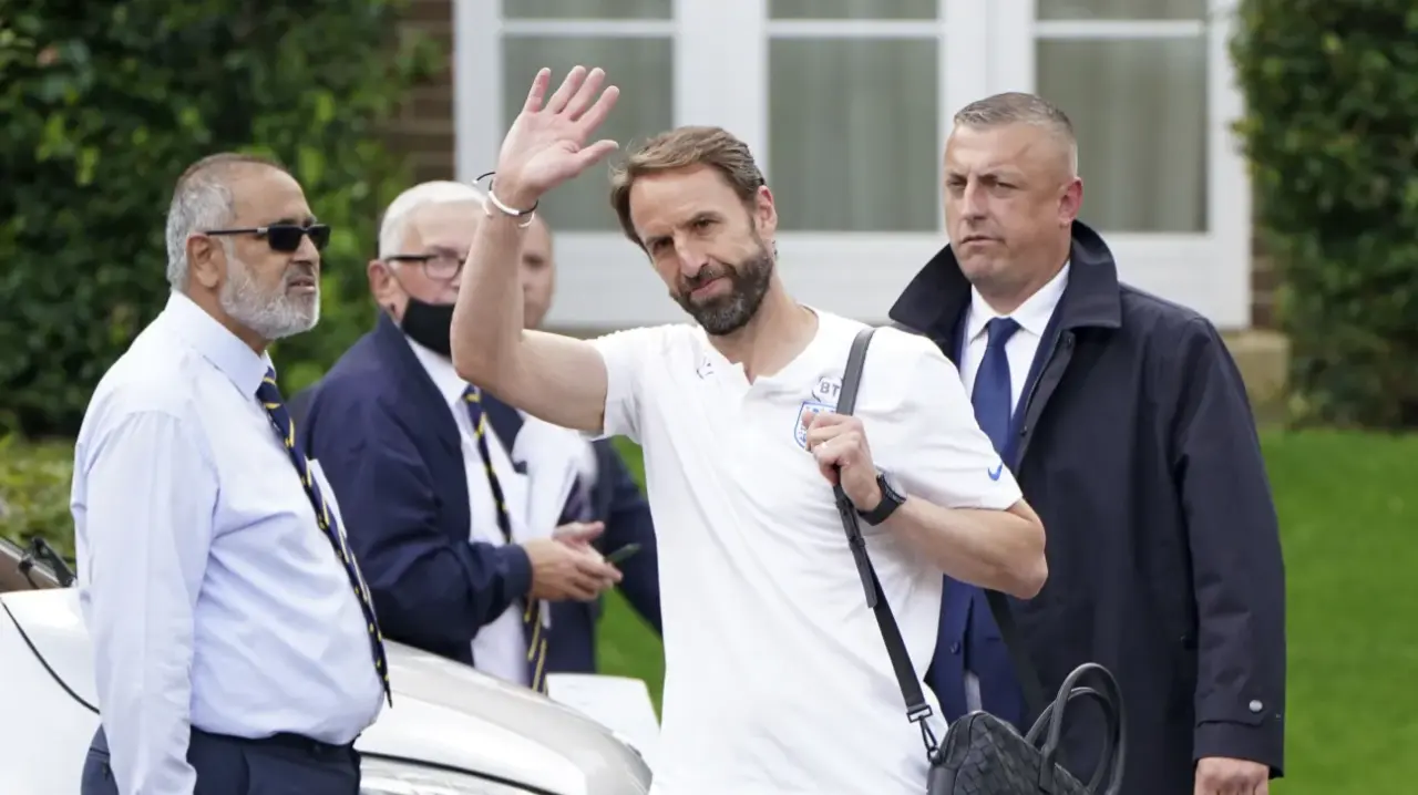 English FA publicly invites applications for next England coach following Southgate's departure Gareth Southgate