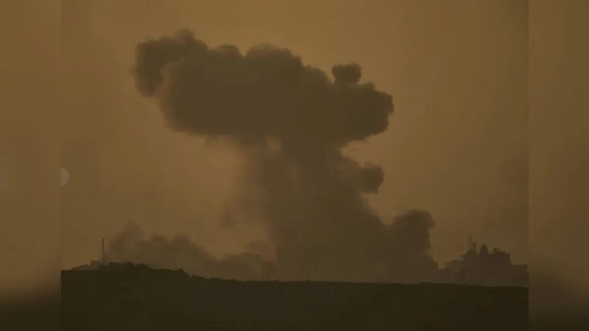 ‘Gaza Is Burning’: Israel’s Defense Minister After Heavy Strikes Overnight Across Gaza City ‘Gaza Is Burning’: Israel’s Defense Minister After Heavy Strikes Overnight Across Gaza City