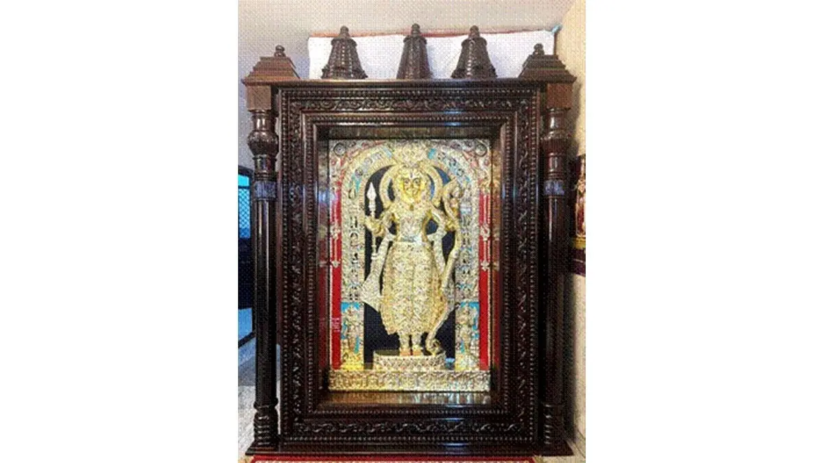 Gem-Studded Gold Artwork Of Lord Ram Arrives At Ayodhya Temple From Karnataka